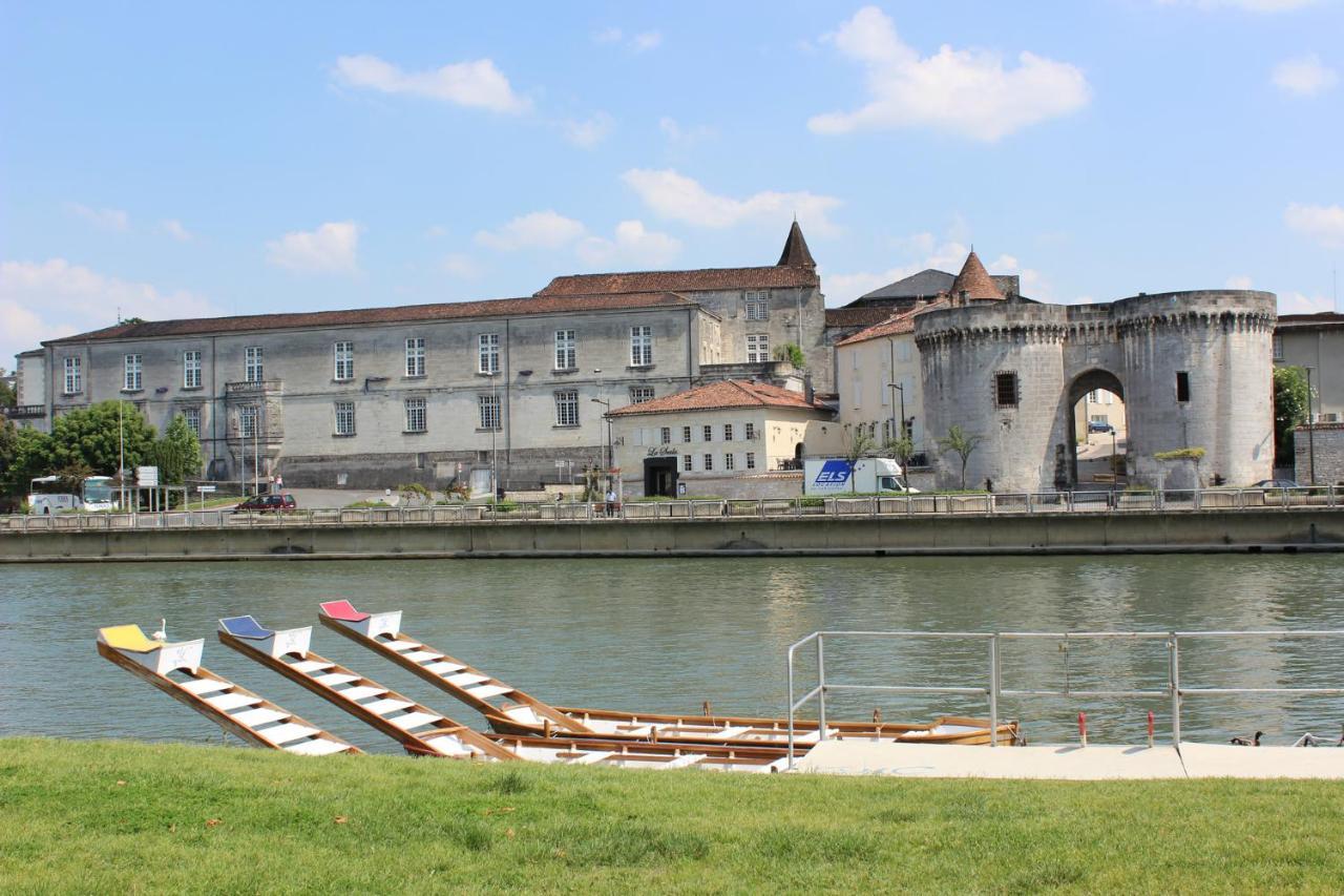 Ibis Budget Cognac Chateaubernard Exterior photo