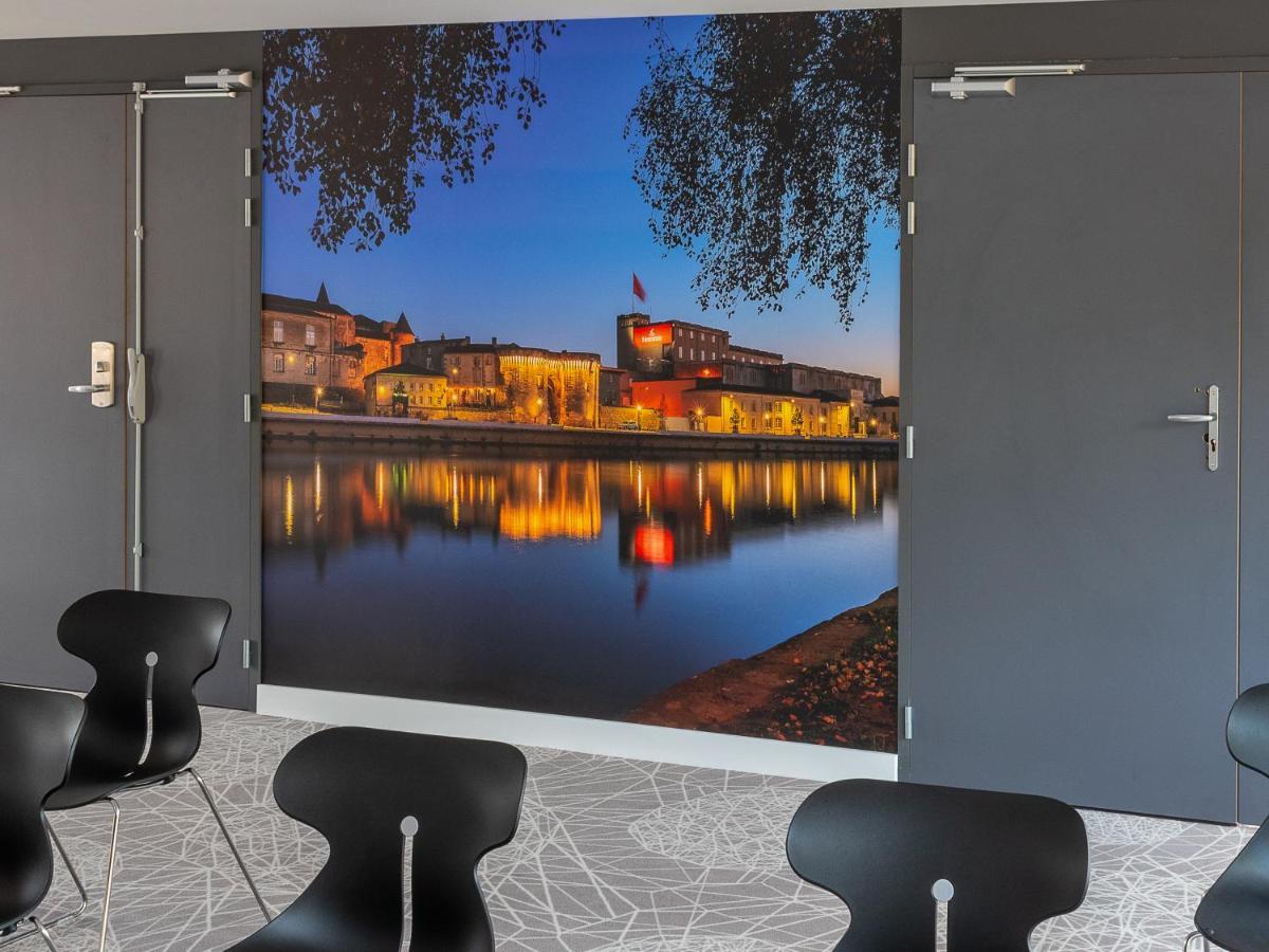 Ibis Budget Cognac Chateaubernard Exterior photo