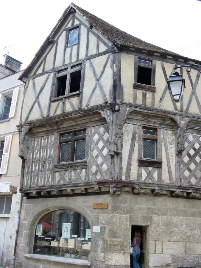 Ibis Budget Cognac Chateaubernard Exterior photo
