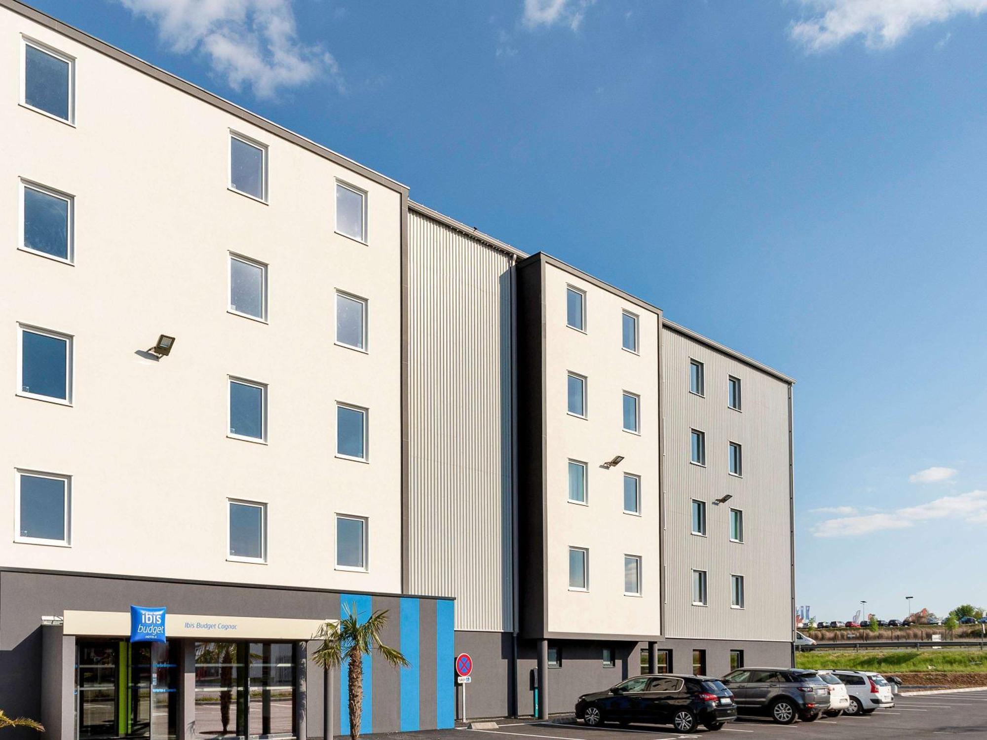 Ibis Budget Cognac Chateaubernard Exterior photo
